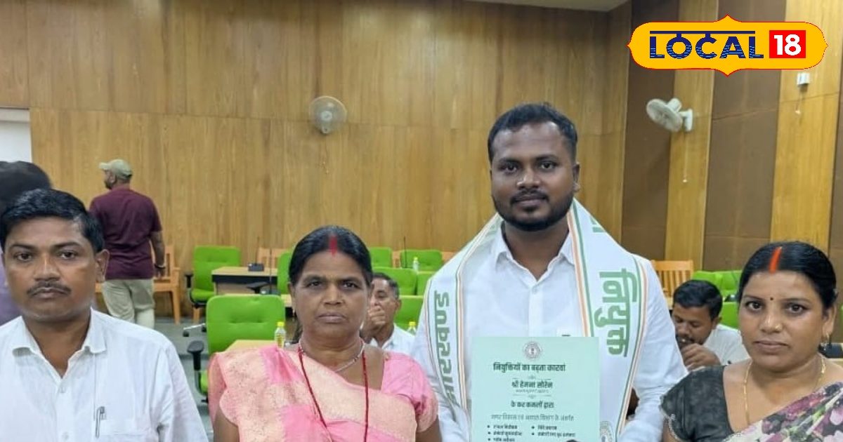 Sunil Mehta of Koderma became Sanitary and Food Inspector in the Jharkhand government.